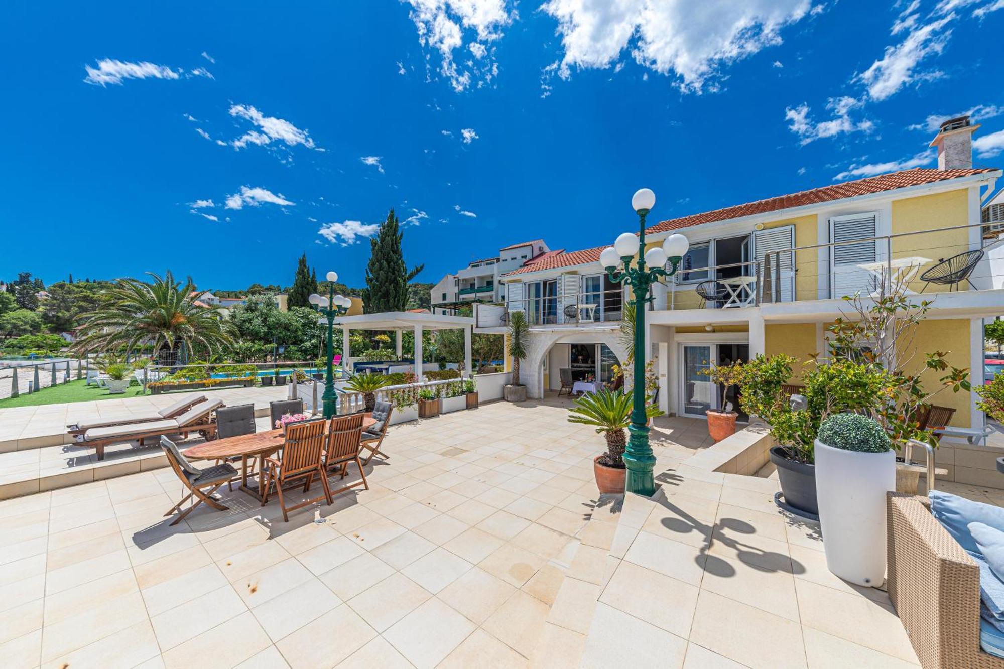 Villa Unique Sur La Plage Pour Des Vacances Inoubliables En Famille Ou Entre Amis Pour 10 Personnes Slatine Εξωτερικό φωτογραφία